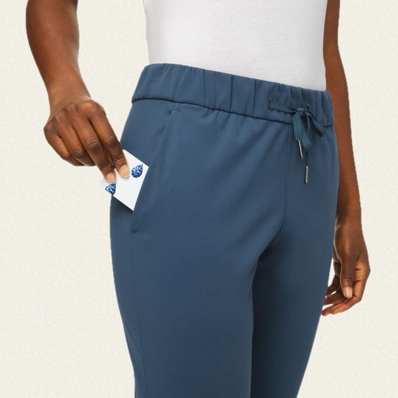 Lululemon On the Fly 7/8 Pant - Picture 5 of 9